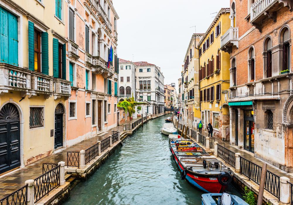 Canal Verse